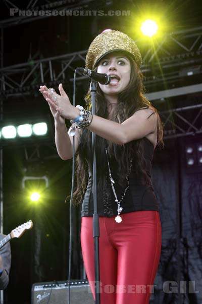 GABRIELLA CILMI - 2009-07-04 - CERGY - Base de Loisirs - 